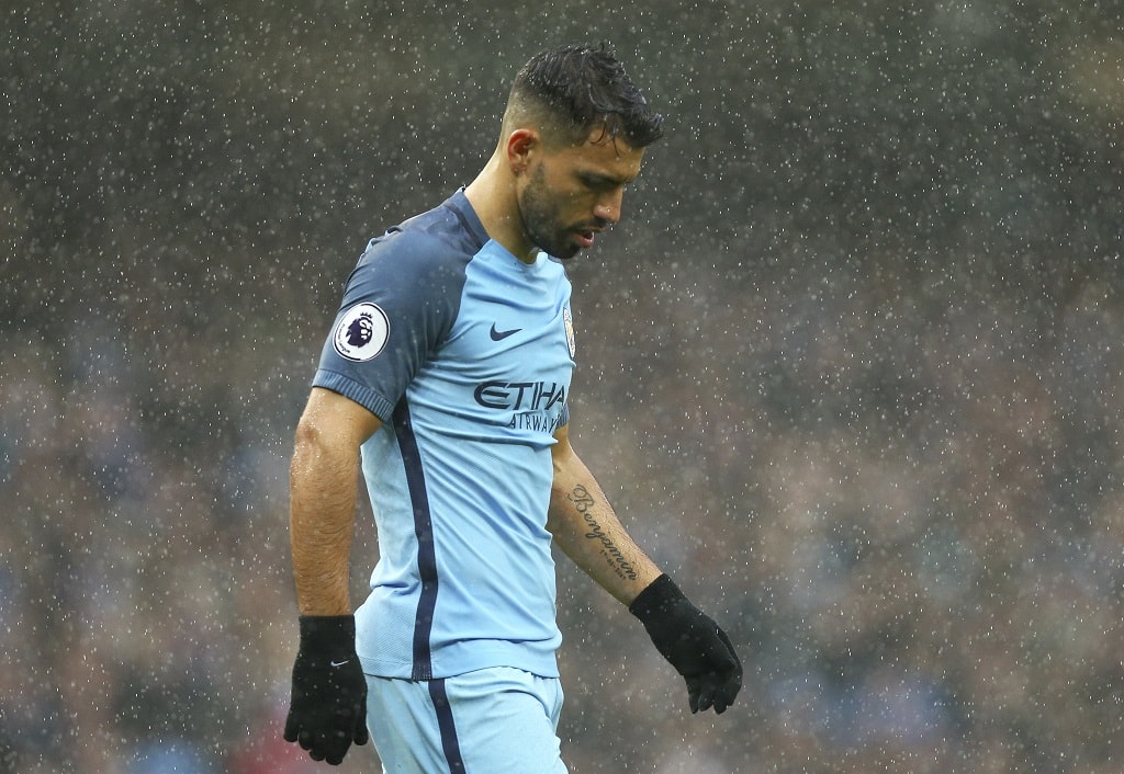 Pemain ManCity, Sergio Aguero, hadir untuk menyamai kedudukannya saat melawan Liverpool