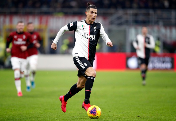 欧冠杯里昂vs尤文图斯的赛场动态