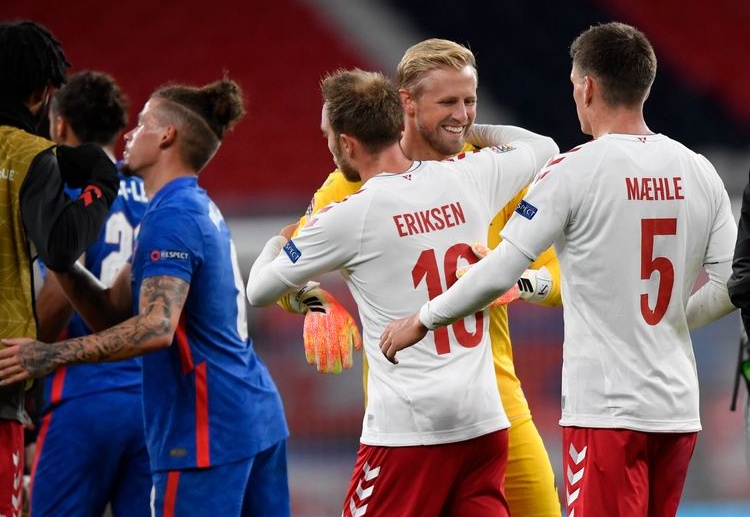 欧足联 丹麦 的埃里克森正在努力防守