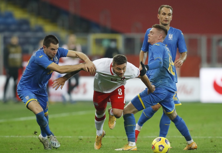 欧足联 波兰的利内蒂开球门球