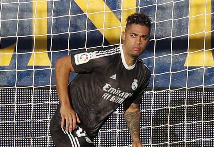 欧冠 皇马 的马里亚诺获得黄牌