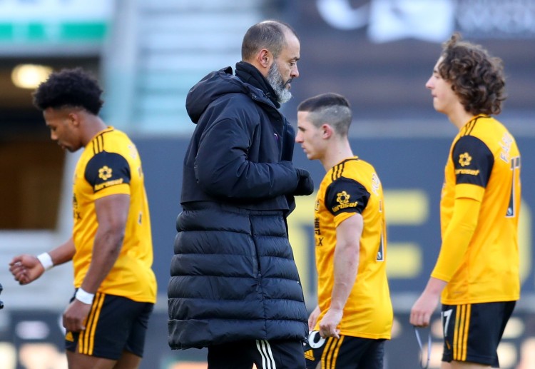 အက်စတွန်ဗီလာအသင်းကို ရှံးနိမ့်ထားပြီး နောက်ဆုံး ကစားခဲ့တဲ့ ပရီးမီးယားလိဂ် ၅ ပွဲမှာ ရှုံးပွဲ ၃ ပွဲအထိ ရှိထားပြီး ၁ ပွဲနိုင်၊ ၁ ပွဲသရေကျထားပါတယ်။