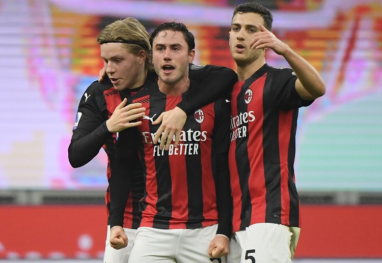 အေစီမီလန်ဟာ စီးရီးအေ ပွဲစဉ်တွေ ပြန်လည် စတင်ခဲ့တဲ့ အချိန် ကတည်းက ရှုံးပွဲ လုံး၀ မရှိခဲ့တဲ့ တစ်သင်းတည်းသော အီတလီ ကလပ် ဖြစ်ခဲ့ပေမယ့် လက်ရှိရှုံးပွဲကြောင့် ဥရောပ ထိပ်သီးလိဂ် ၅ ခု စလုံးမှာ ရှုံးပွဲလုံး၀ မရှိသေးတဲ့ အသင်းတစ်သင်းမှ မကျန်တော့ပါဘူး။