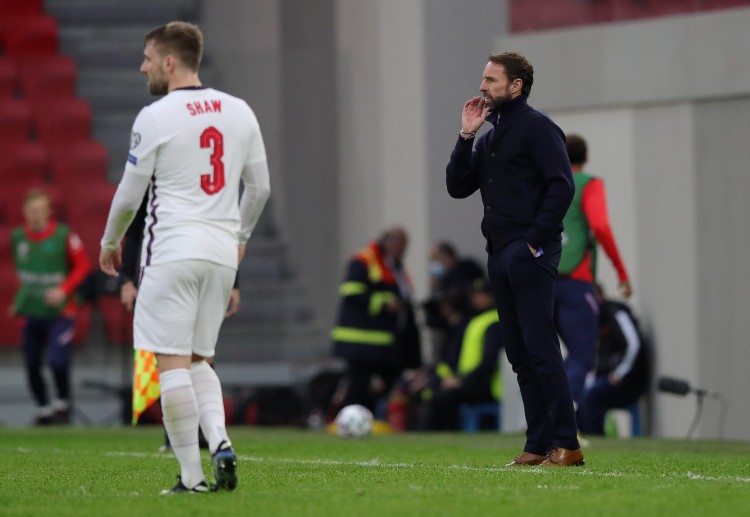 အခုပွဲ မတိုင်ခင် အိုက်စလန်ကို ၄ ဂိုးပြတ် အနိုင်ရပြီး ကမ္ဘာ့ဖလား ခြေစစ်ပွဲ အဖွင့်ပွဲမှာ ဆန်မာရီနိုကို ၅-၀၊ အဲလ်ဘေးနီးယားကို ၂-၀ နဲ့ အနိုင်ထပ်ရထားတဲ့ ဆောက်ဂိတ်ရဲ့ အသင်းက တိုက်စစ်ထက်မြတ်နေရုံသာမက ခံစစ်ကလည်း ကျစ်လျစ်နေတယ်ဆိုတာ သိသာပါတယ်။