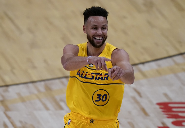 Stephen Curry celebrates after winning the NBA All-Star 3-point contest