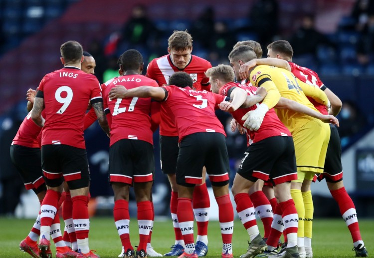 ဟန်ဆန်ဟက်တဲလ်ရဲ့ အသင်းက ကစားသမားကောင်းတွေ တော်တော်များများ ပိုင်ဆိုင်ထားခဲ့ပေမယ့် မမှားသင့်တဲ့ အမှားတွေကြောင့် ရမှတ်တွေ ဆုံးရှုံးခဲ့ရပြီး အခုဆိုရင် ပရီးမီးယားလိဂ် အဆင့် ၁၄ နေရာအထိ ရောက်ရှိနေခဲ့ပါတယ်။