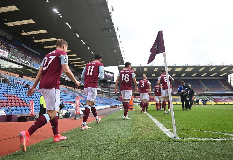 Premier League: Burnley có hàng phòng ngự khá tệ khi đã để thủng lưới đến 47 bàn mùa này.