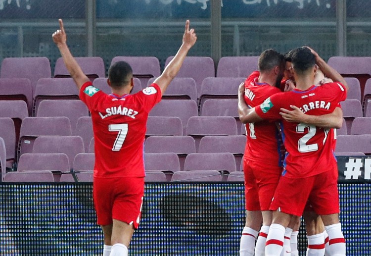 ယူရိုပါလိဂ် ကို အာရုံစိုက်ခဲ့လို့ ဂရန်နာဒါတို့ လာလီဂါမှာ ရုန်းကန်ခဲ့ရပြီး လက်ရှိရာသီမှာတော့ ဘာဆိုဘာမှ မျှော်လင့်စရာ မရှိတော့တာ ဖြစ်ပါတယ်။