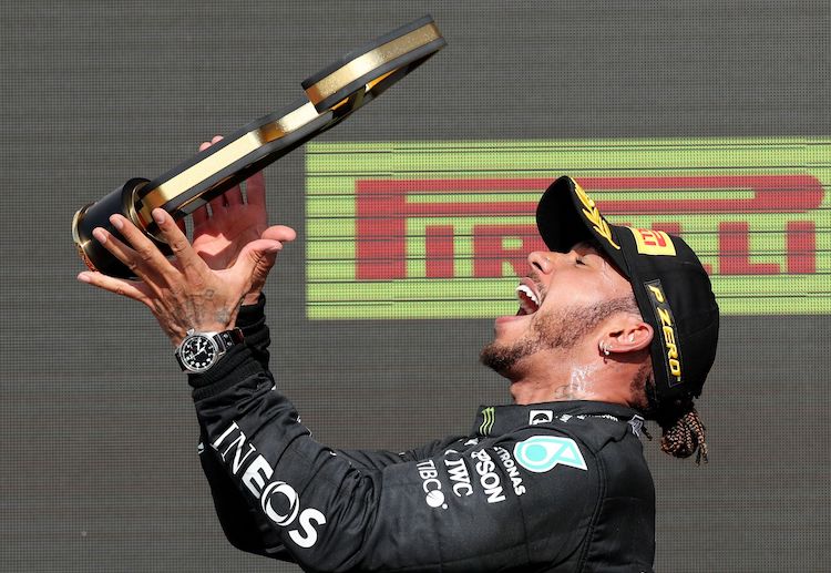 Menang di F1 GP Inggris, Lewis Hamilton hanya terpaut 8 poin.