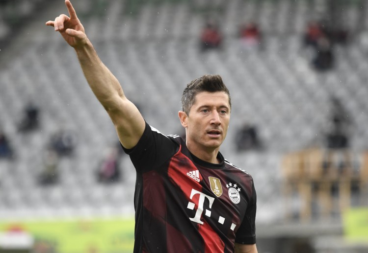 လီဝမ်ဒေါစကီး ဟာ လက်ရှိမှာ ဘွန်ဒက်စ်လီဂါ သမိုင်းတစ်လျှောက် ၃၆၅ ဂိုးသွင်းယူထားတဲ့ ဂတ်မူလာ ပြီးရင် ၂၇၆ ဂိုးနဲ့ ဒုတိယမြောက်ဂိုးအများဆုံး သွင်းထားတဲ့ ကစားသမား ဖြစ်ပါတယ်။