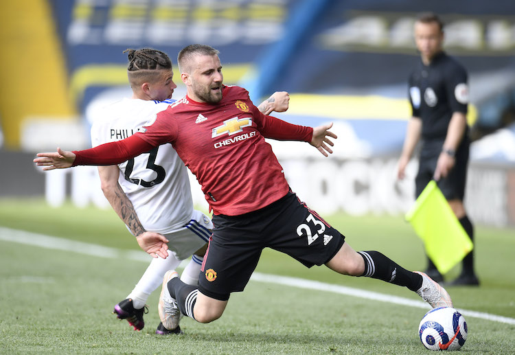 잉글랜드 팀 동료인 칼빈 필립스와 루크 쇼는 이번 주말 프리미어리그에서 맞대결을 펼친다