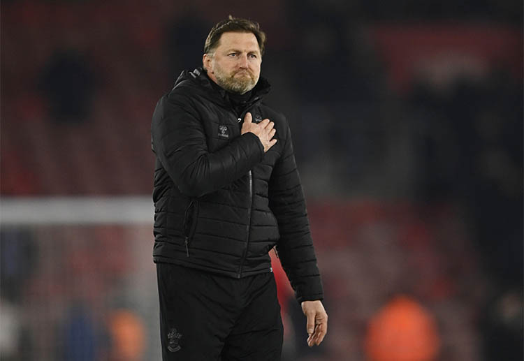 နောက်ဆုံး ကစားခဲ့တဲ့ ၅ ပွဲမှာလည်း ဆောက်သမ်တန်တို့ ၄ ပွဲနိုင်၊ ၁ ပွဲ ရှုံး ရလဒ် ရရှိအောင် စွမ်းဆောင်နိုင်ခဲ့ပြီး ဒီရာသီ ပရီးမီးယားလိဂ် ပထမအကျော့ တွေ့ဆုံမှု မှာလည်း ဆောက်သမ်တန်တို့ အမ်းစတောင်းရဲ့ ပွဲချိန် ၃ မိနစ်မှာ သွင်းယူတဲ့ တစ်လုံးတည်းသော သွင်းဂိုးနဲ့ အနိုင်ရထားခဲ့ပါတယ်။