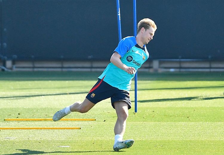 Frenkie de Jong sẽ gia nhập Ngoại Hạng Anh trong màu áo MU.