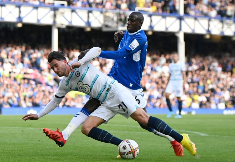 Premier League: Ben Chilwell wins a penalty for Chelsea