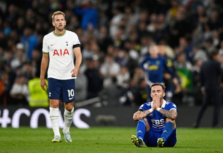 Premier League: Nhận bàn thua sớm, Tottenham đẩy cao đội hình nhằm tìm kiếm bàn thắng gỡ hòa.