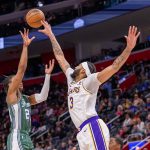 Anthony Davis là người đầu tiên của Los Angeles Lakers có 25 rebounds trong một trận ở NBA