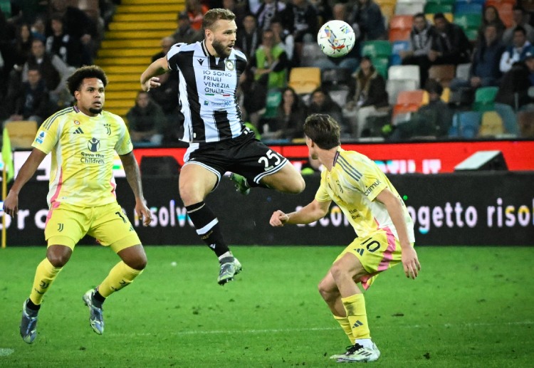 Udinese làm khách trên sân của Udinese ở vòng 12 Serie A