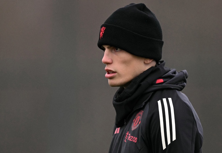 ဂါနာချို ကတော့ အက်စတွန်ဗီလာနဲ့ ကစားခဲ့တဲ့ ပရီးမီးယားလိဂ် နောက်ဆုံး ပွဲစဉ် ယူနိုက်တက်ရဲ့ ပွဲထွက်လူစာရင်းမှာ ဂိုးသမား အိုနာနာနဲ့ အတူ ပါဝင်လာခဲ့ခြင်း မရှိခဲ့ပါဘူး။