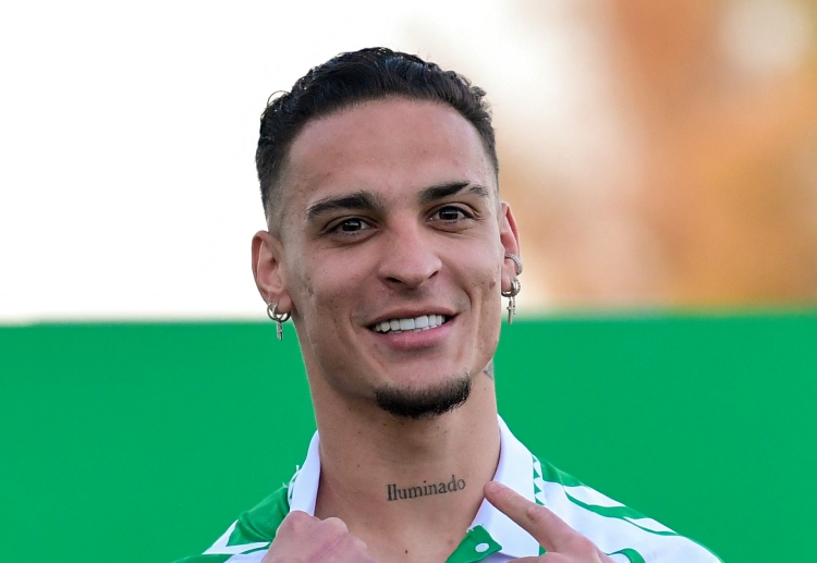 လာလီဂါ ကလပ် ရီးရဲလ်ဘက်တစ် ကတော့ ယူနိုက်တက် တောင်ပံကစားသမား အန်တိုနီကို အငှားစာချုပ်သစ်နဲ့ ခေါ်ယူနိုင်မယ့် ယုံကြည်နေကြောင်း AS က အခိုင်အမာ ဖော်ပြခဲ့ပါတယ်။