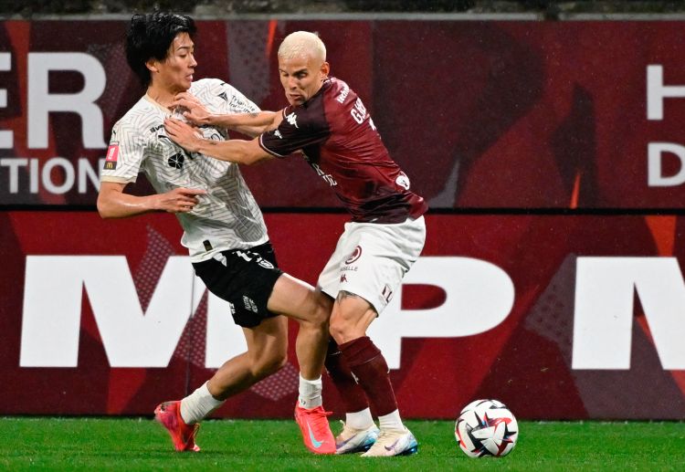 法国杯 中村敬斗火力全开,本赛季已成为兰斯进攻主力。