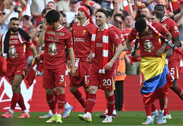 လစ်ဗာပူးလ်ဟာ ပရီးမီးယားလိဂ် သမိုင်းတစ်လျှောက် အအောင်မြင်ဆုံး အသင်း ဖြစ်တဲ့ ယူနိုက်တက်ရဲ့ စံချိန်ကို လိုက်မှီခဲ့သလို အဓိက ဆုဖလား ရရှိမှုမှာလည်း လိုက်မှီခဲ့တာ ဖြစ်ပါတယ်။