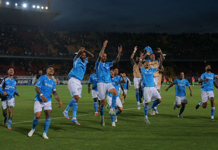 意甲联赛  那不勒斯再添三分，继续占据积分榜首位。