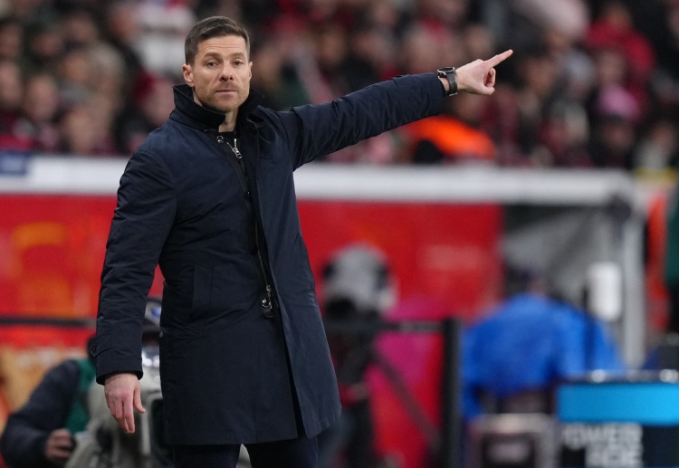 西甲联赛 阿隆索带领球队赢得德甲、德国杯和超级杯三冠,其中包括首座德甲冠军。