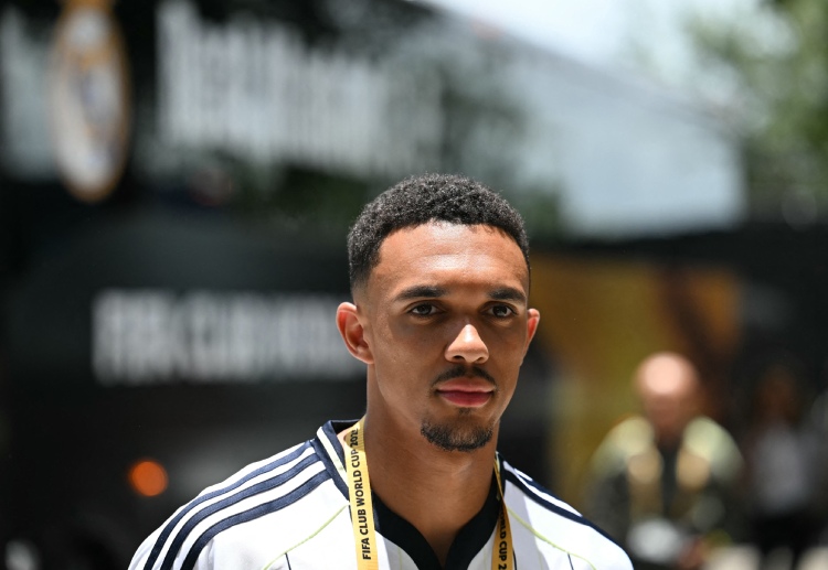 အာနိုးလ်ဟာ အဲလ်ဟီလာနဲ့ ဖီဖာ ကလပ် ကမ္ဘာ့ဖလား အုပ်စု ပွဲစဉ် မှာတော့ ပွဲချိန် ၆၅ မိနစ်သာ ပါဝင် ကစားခဲ့ရပြီး လူးကပ်စ် ဗက်ဇ်ကွက်ဇ်နဲ့ လူစားလဲခြင်း ခံခဲ့ရပါတယ်။