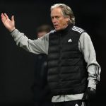 ဂျော့ဂျ် ဂျီးဆပ်စ်ဟာ ဆော်ဒီပရိုလိဂ်မှာ နည်းပြ အဖြစ် တတိယအကြိမ်မြောက် လုပ်ကိုင်မှာ ဖြစ်ပြီး ယခင် နှစ်ကြိမ် ကတော့ အဲလ်ဟီလာကို ကိုင်တွယ်ခဲ့တာ ဖြစ်ပါတယ်။