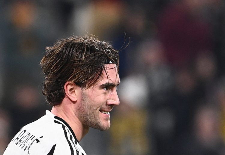 ဒါကို ကိုဗာဆီဗစ် ကတော့ စီးရီးအေ ကလပ် ဂျူဗင်တပ်စ်မှာ ၁၉၉၉ ကနေ ၂၀၀၁ ခုနှစ် အထိ ကစားခဲ့သူ ဖြစ်ပြီး သူနဲ့ နိုင်ငံတူ ကစားသမား ဖြစ်တဲ့ ဗလာဟိုဗစ်ကို အကြံပေးစကား ပြောကြားလိုက်တာ ဖြစ်ပါတယ်။