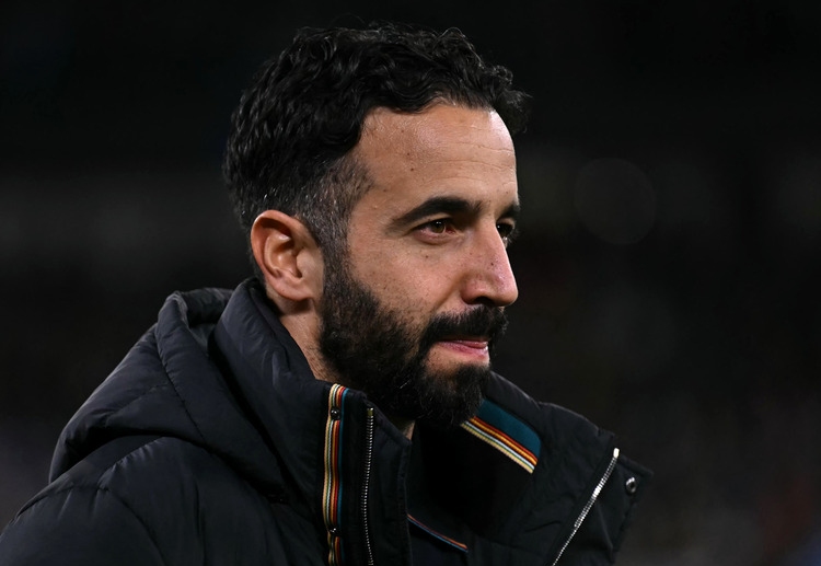 သူ့ကို အီတလီ ချန်ပီယံ နာပိုလီနဲ့ ပရီးမီးယားလိဂ် ပြိုင်ဘက် ချဲလ်ဆီးနဲ့ တခြားသော ကလပ်တွေက အလေးအနက်ထား စိတ်ဝင်စားနေကြပါတယ်။