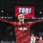 တချို့ ကလည်း ဆက်စ်ကိုဟာ သူ့ရဲ့ ကစားပုံကြောင့် ပရီးမီးယားလိဂ်မှာ အောင်မြင်နိုင်မှာ မဟုတ်ကြောင်း သုံးသပ်သူတွေလည်း ရှိနေပါတယ်။