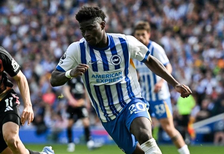 ပရီးမီးယားလိဂ် ကလပ် မန်ချက်စတာယူနိုက်တက် ကတော့ ကားလို့စ် ဘယ်လီဘာ့ တရားဝင် ကမ်းလှမ်းမှု ပြုလုပ်ထားခဲ့ပြီး ဘရိုက်တန် ဘက်တော့ စဉ်းစားနေဆဲ ဖြစ်ကြောင်း သိရပါတယ်။