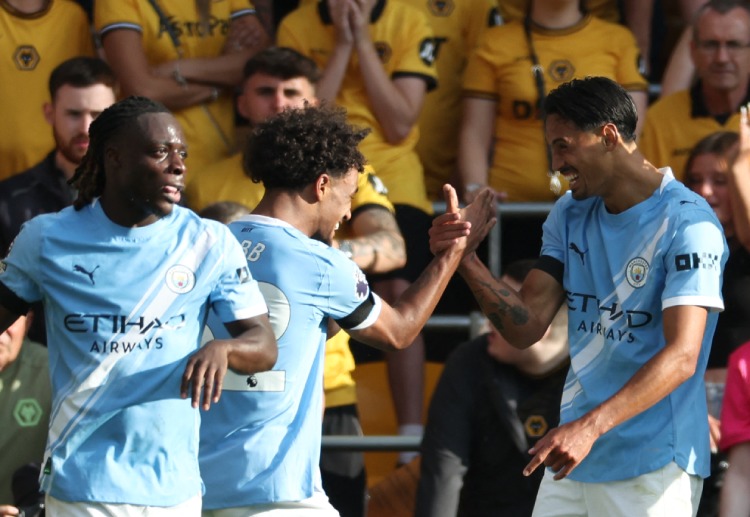 英超联赛 曼城新援莱因德斯在首次亮相英超时便打入了处子球。