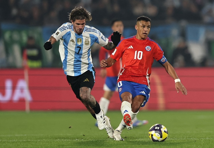 သူဟာ လာလီဂါ ထိပ်သီး ကလပ် အတွက် ၃ ရာသီ အတွင်း ပြိုင်ပွဲစုံ ပွဲပေါင်း ၁၄၀ ကျော် ကစားပြီး ၄၆ ဂိုး သွင်းယူကာ ဂိုးဖန်တီးမှု ၃၂ ကြိမ် ပြုလုပ်ခဲ့ပါတယ်။