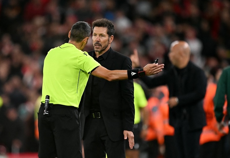 欧冠联赛 吃到红牌