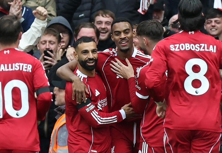 英超联赛 赫拉芬贝赫的精彩表现帮助利物浦主场以2比1击败埃弗顿，继续保持不败纪录。