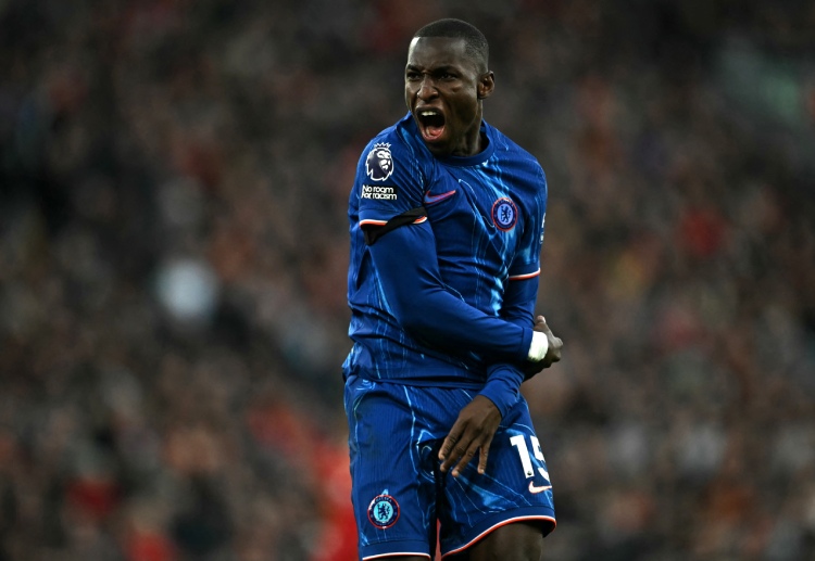 ဘွန်ဒက်စ်လီဂါ ထိပ်သီး တို့ဟာ ဆီနီဂေါ တိုက်စစ်မှူးကို တစ်ရာသီ အငှားစာချုပ်နဲ့ ခေါ်ယူခဲ့တာ ဖြစ်ပြီး လာမယ့် နွေရာသီမှာ ပေါင် ၅၆ သန်းနဲ့ အပြီးသတ် ဝယ်ယူရမယ့် အချက်လည်း ပါဝင်နေပါတယ်။