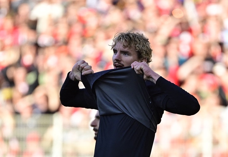 欧冠联赛 沃尔特马德上周末在英超的首场比赛中展现出色的头球功力，为纽卡斯尔联打入了制胜球。