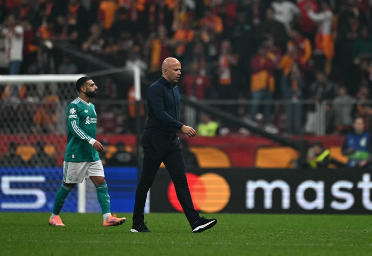 အာဆင်နယ်ဟာ ပရီးမီးယားလိဂ် ချန်ပီယံဆု ရရှိဖို့ ၅:၄ သတ်မှတ်ခံထားရပြီး လစ်ဗာပူးလ်က ၁၅:၈နဲ့ ဒုတိယ၊ မန်စီးတီးက ၅:၁ နဲ့ တတိယ နေရာမှာ ရှိနေပါတယ်။