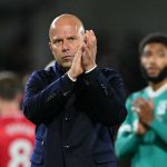 အာနေး ဆလော့တ်ရဲ့ အသင်းက ပရီးမီးယားလိဂ် နောက်ဆုံး ၄ ပွဲဆက် ရှုံးနိမ့်ခဲ့ခြင်းနဲ့ အမှတ်ပေးဇယား အဆင့် ၆ နေရာ အထိ ကျဆင်းသွားခဲ့ပါတယ်။