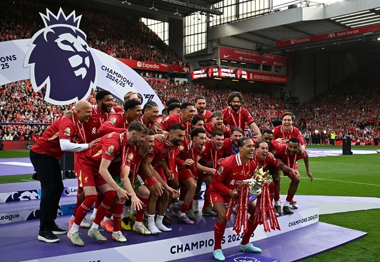 ထူးခြားချက်က အင်္ဂလန်ဘောလုံးလောကရဲ့ ဒုတိယတန်းစား ပြိုင်ပွဲ ဖြစ်တဲ့ လိဂ်ချန်ပီယံရှစ်ဟာ ပရီးမီးယားလိဂ်နဲ့ ၅ ဆင့် အကွာ အဆင့် ၆ နေရာမှာ ရပ်တည်နိုင်ခဲ့တာ ဖြစ်ပါတယ်။