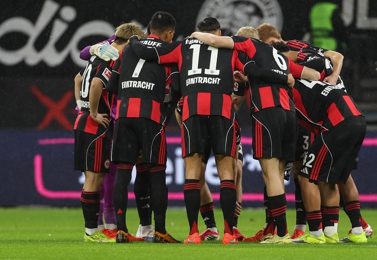 德甲联赛  法兰克福上轮比赛错失关键三分，在补时阶段被对手扳平比分。