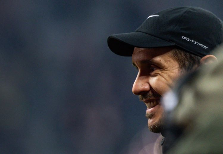 德甲联赛  比赛中，奥尔班高高跃起头槌建功，为球队打开胜利之门。