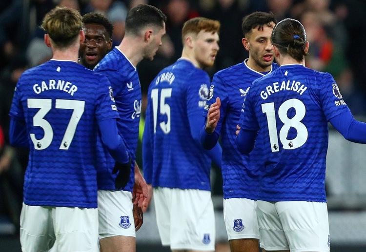 Everton hope to spoil the fun at Craven Cottage and beat Fulham to improve their standings in the Premier League table