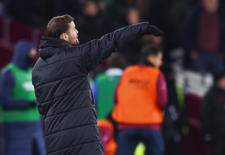 英超联赛 布莱顿在上一轮联赛中不敌埃弗顿，赛后部分球迷对主教练胡尔泽表达了不满。