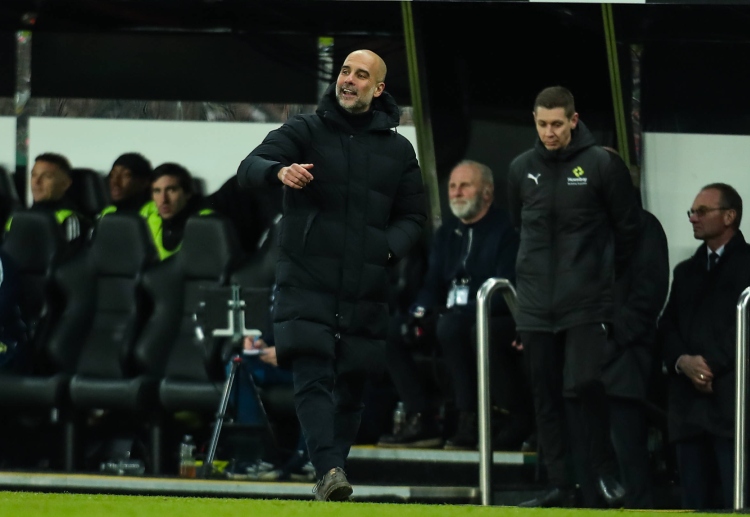 အာဆင်နယ် ကတော့ ၂၀၀၃-၂၀၀၄ ဘောလုံးရာသီ နောက်ပိုင်း သူတို့ရဲ့ ပထမဆုံး ပရီးမီးယားလိဂ် ဖလားကို ရရှိဖို့ ရေပန်းအစားဆုံး ဖြစ်နေဆဲပါ။