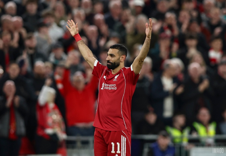 ဒါ့အပြင် သူဟာ ပရီးမီးယားလိဂ် ရွှေဖိနပ်ဆု ကိုလည်း (၄) ကြိမ်တိုင်တိုင် ဆွတ်ခူးနိုင်ခဲ့ပါတယ်။