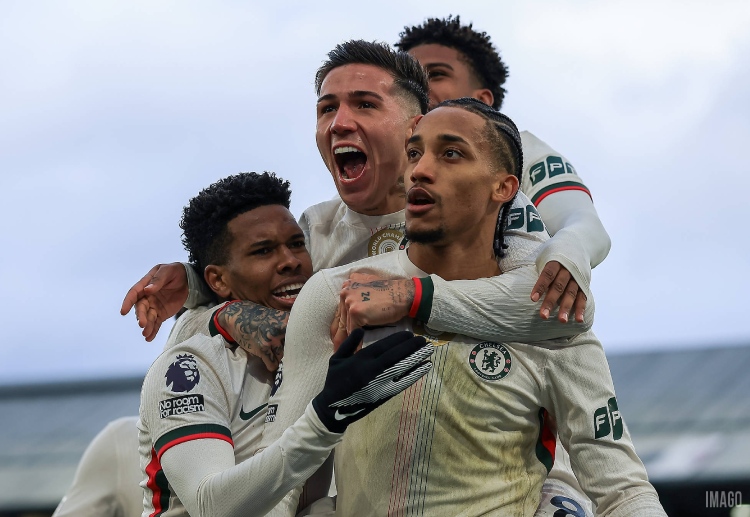 အထူးသဖြင့် ချဲလ်ဆီးဟာ နောက်ဆုံး ကစားခဲ့တဲ့ ပရီးမီးယားလိဂ် ၄ ပွဲမှာ ၃ ပွဲအထိ ရှုံးနိမ့်ထားပြီး ၂၀၂၆-၂၇ ချန်ပီယံလိဂ် ဝင်ခွင့် ရဖို့ ရုန်းကန်နေရချိန်မှာ ဒီလိုပြောဆိုခဲ့တာကြောင့် ပိုပြီး ဒေါသထွက်ကြတာ ဖြစ်ပါတယ်။