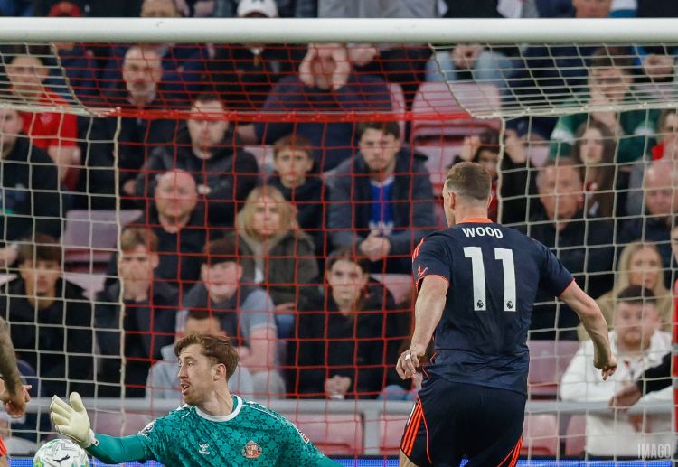 유로파리그: 크리스 우드는 노팅엄 포레스트가 선덜랜드에 0-5로 승리할 때 골을 넣었다